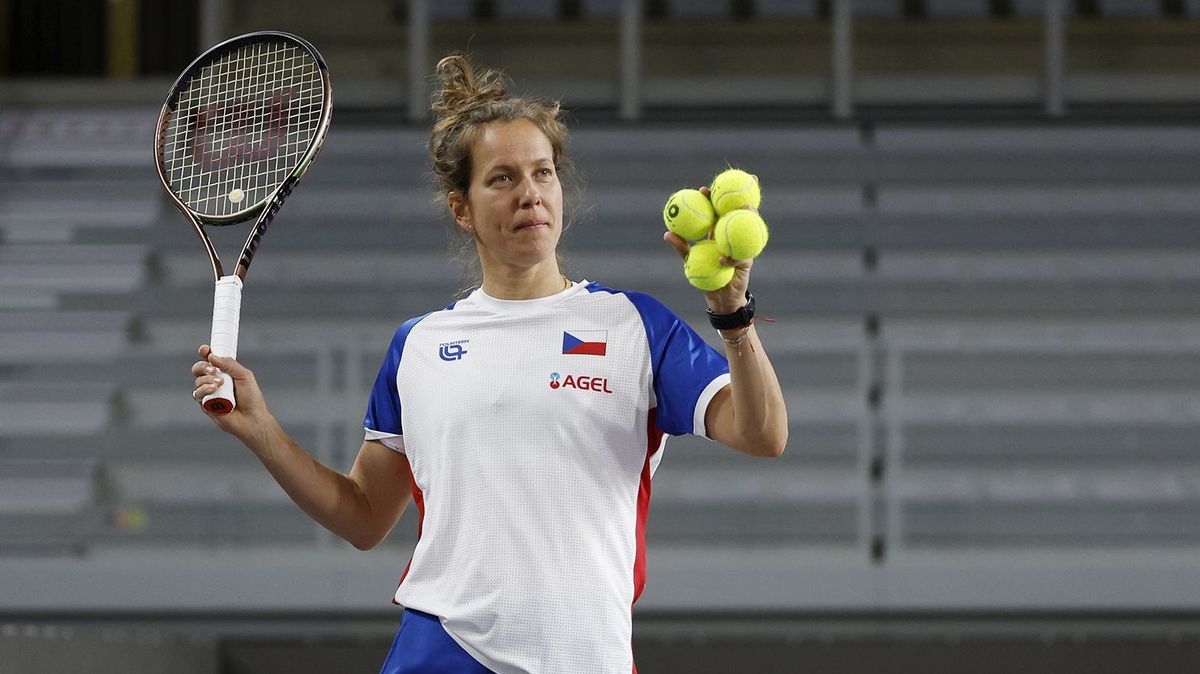 S notýskem i raketou. Zkoušeli na mě, jestli bych nehrála debl, líčila nová kapitánka Strýcová